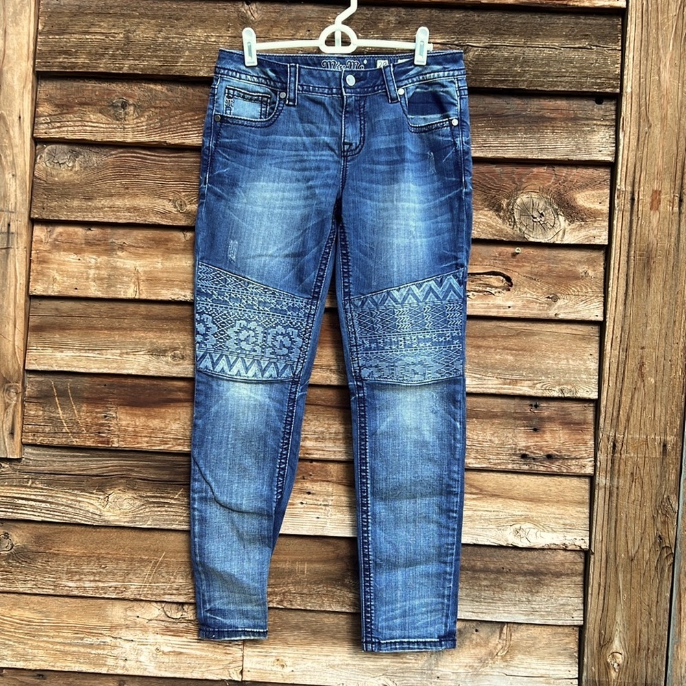 Miss Me Signature Skinny Jeans with Embroidery - Size 29